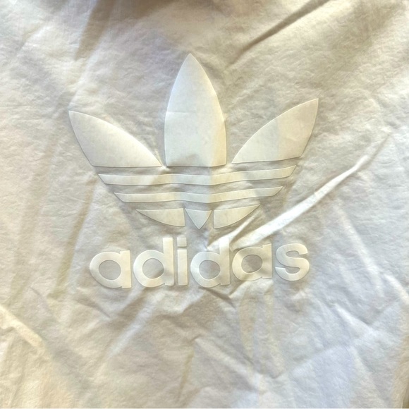 Like New Adidas Originals Women’s White Zip Up jacket With Hoodie, Size Small - Picture 2 of 9